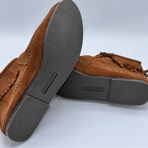 Minnetonka boots Size 8 NWOT - Picture 2 of 6
